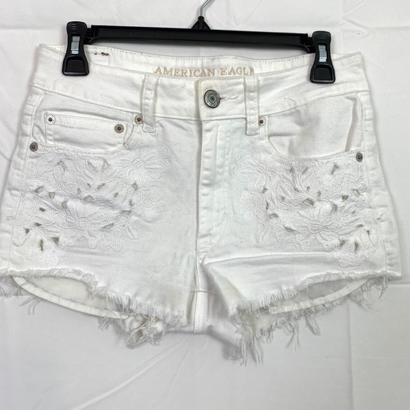 AMERICAN EAGLE White Lace HI-RISE SHORTIE Shorts 6 - Picture 1 of 16